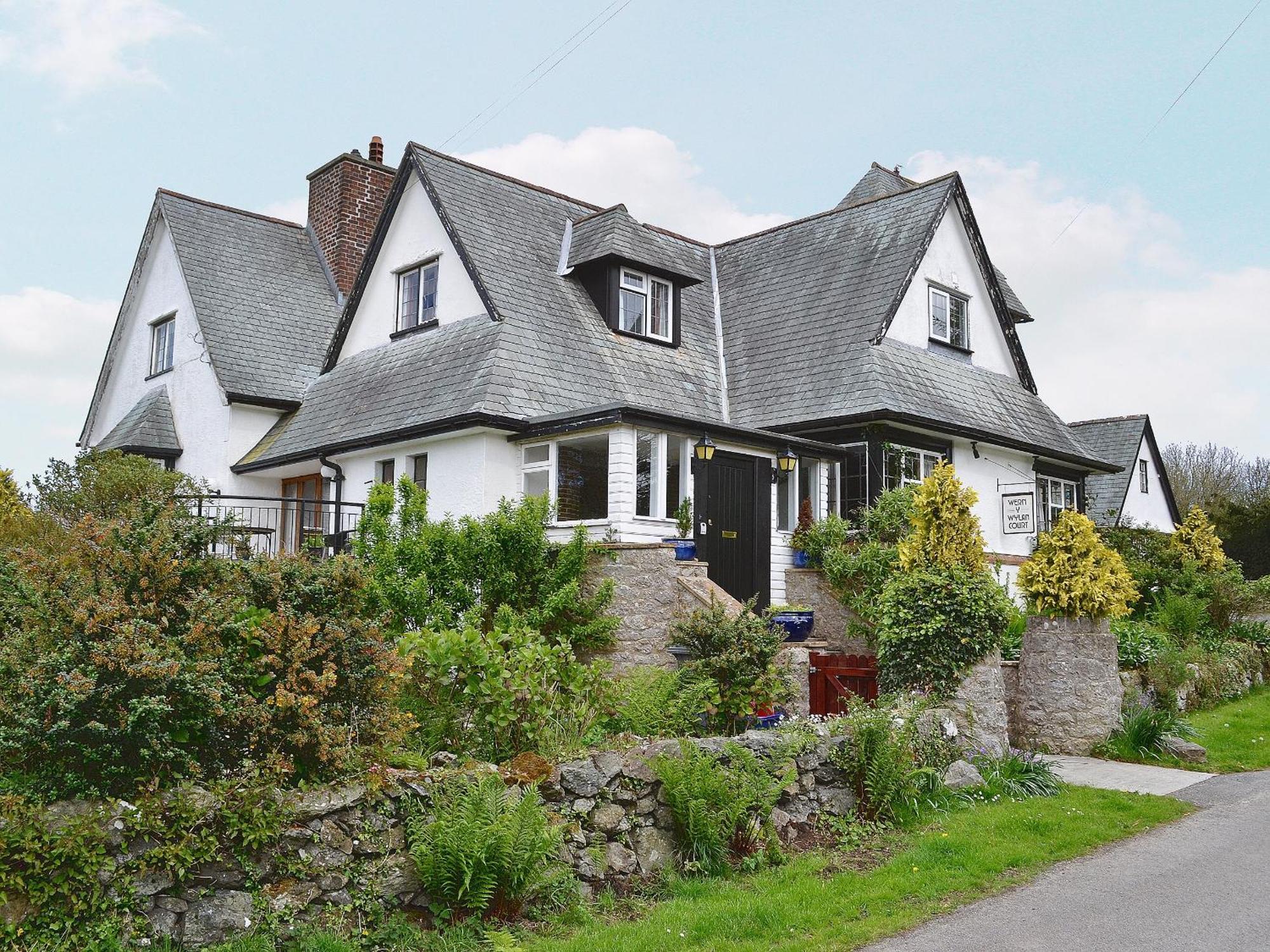 Wern Y Wylan Court Villa Llanddona Exterior photo